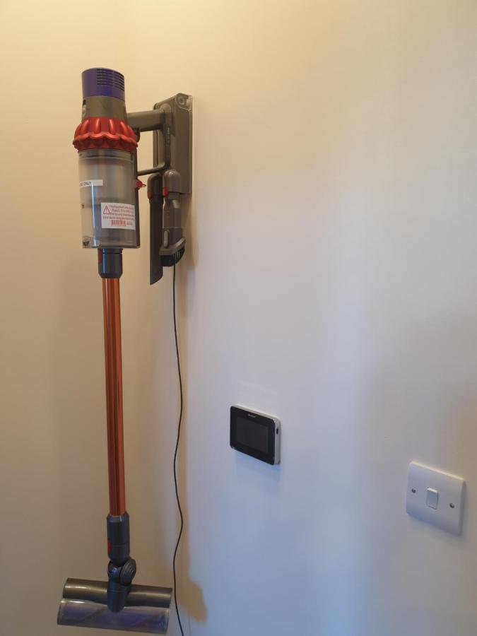 London Luxury Spacious 2 Bedroom Apartment 4 Mins From Ilford Stn. Free Parking Dış mekan fotoğraf