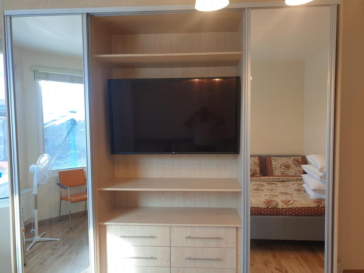 London Luxury Spacious 2 Bedroom Apartment 4 Mins From Ilford Stn. Free Parking Dış mekan fotoğraf