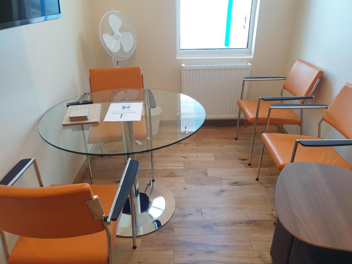 London Luxury Spacious 2 Bedroom Apartment 4 Mins From Ilford Stn. Free Parking Dış mekan fotoğraf